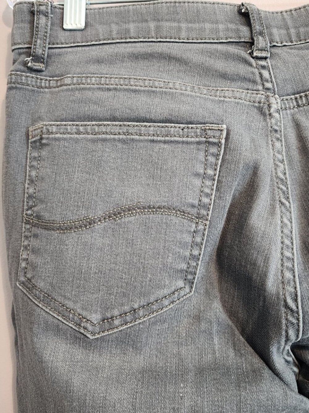 2/$25 Lee Regular Fit Straight Leg Gray Mid Rise Jeans Size 6 Short Petite - Picture 8 of 11